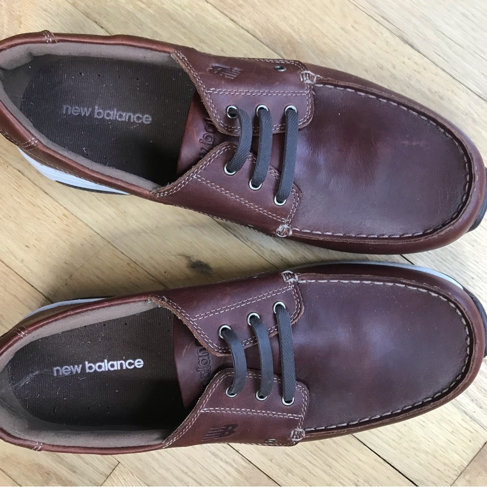 NEW BALANCE // Brand new men's leather boat shoes s. 9